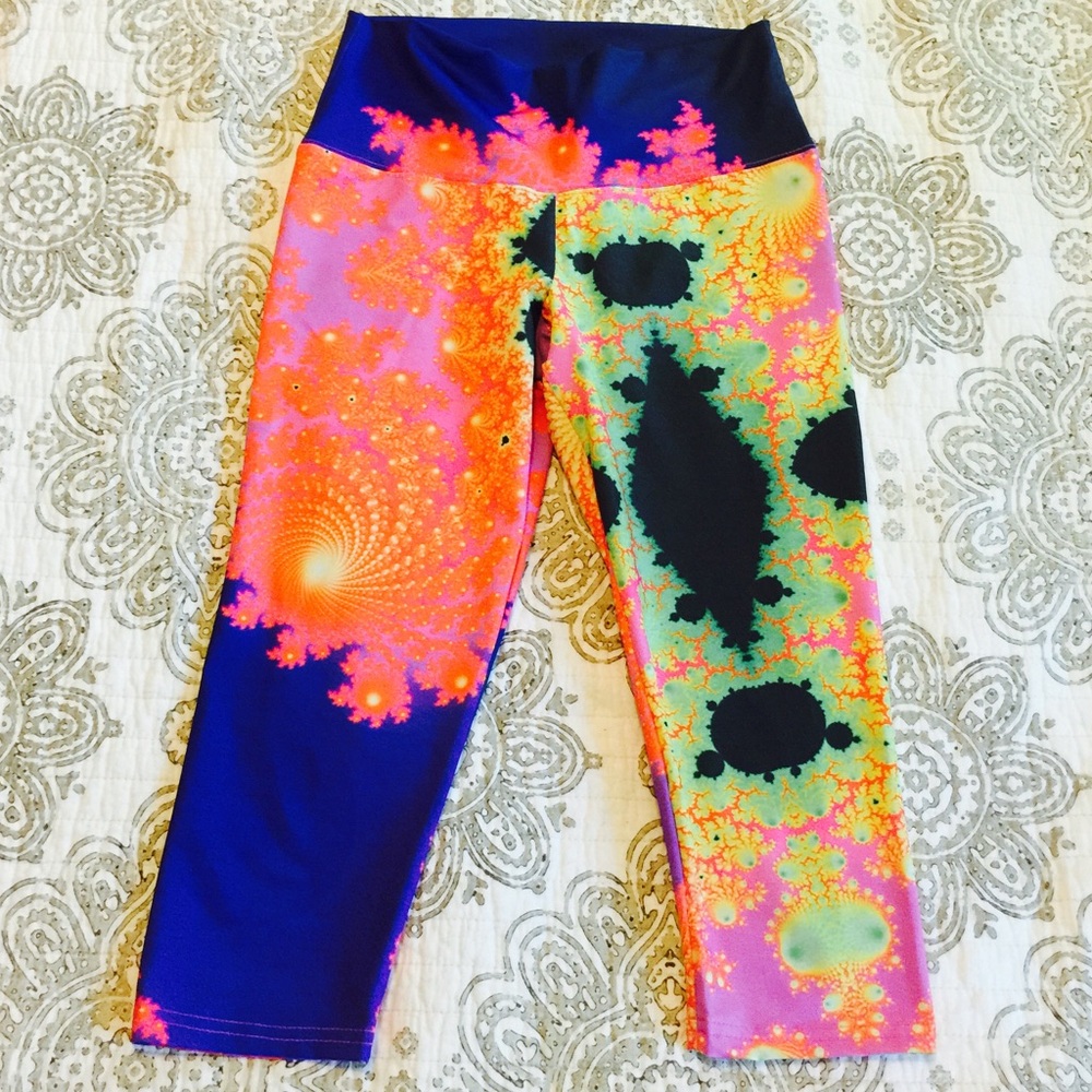 Om shanti leggings crops small
